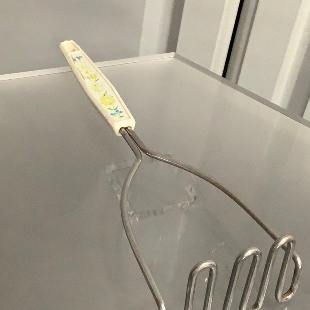 Vtg Ekco Wildflower 10.5” Potato Masher,Mid Century Brady Bunch Era Collectible